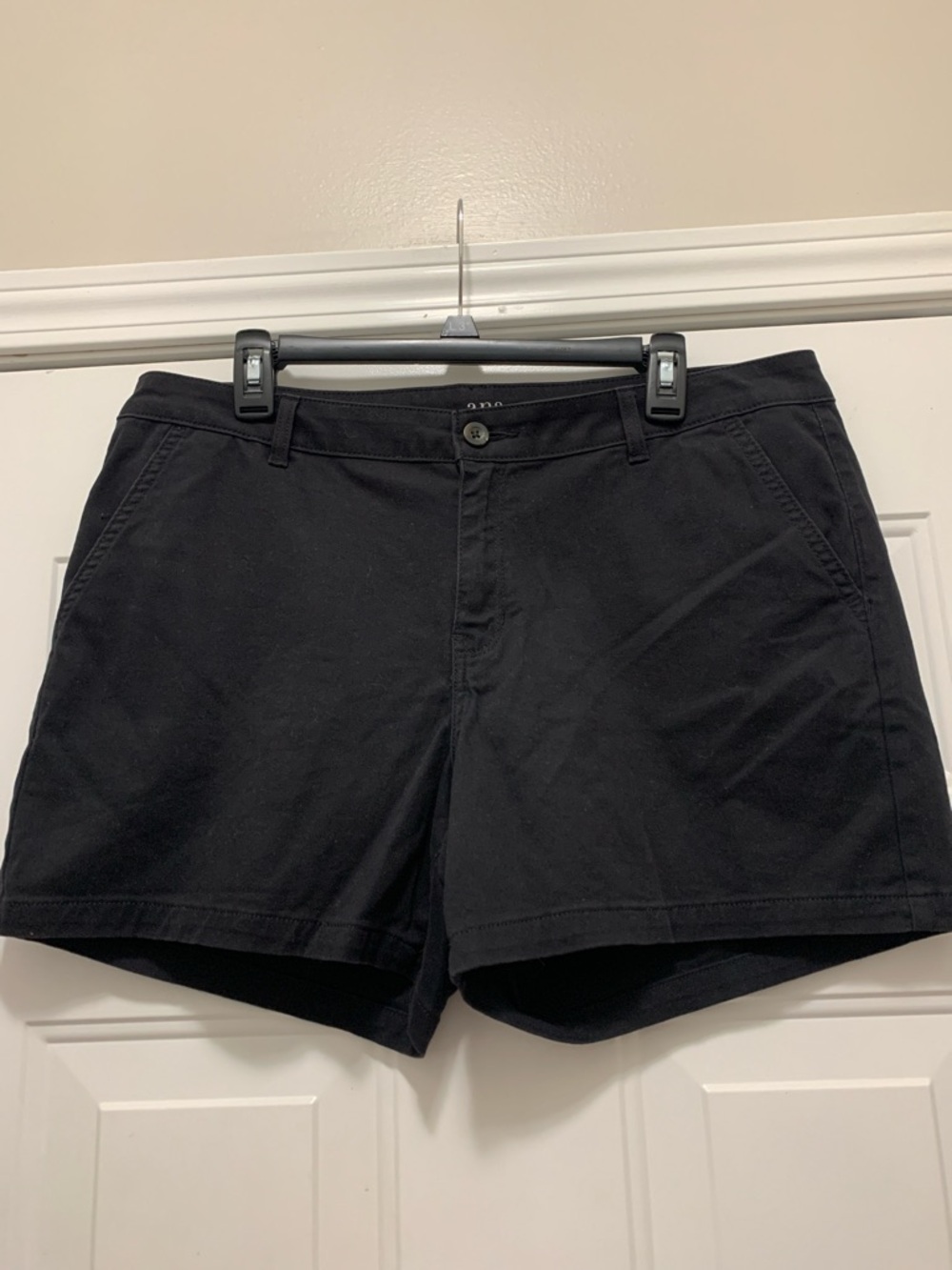 3/$15 a.n.a Cotton Black Casual Mid-Rise Shorts Size 16